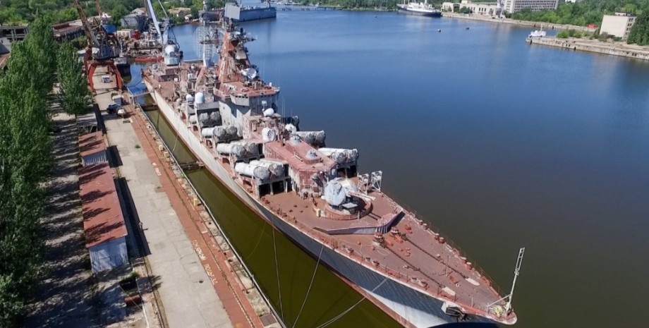 крейсер "Україна", завод, наклав