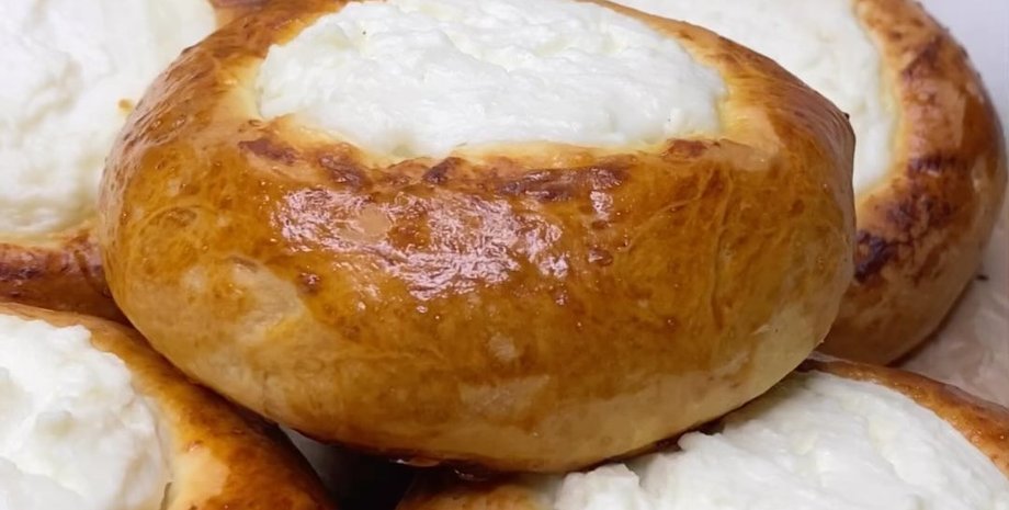 ватрушки з сиром, випічка, дріжджове тісто