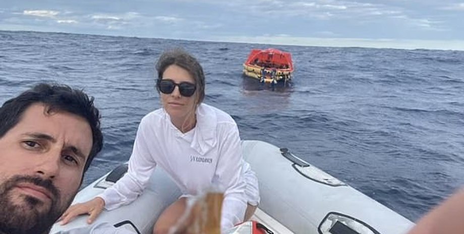 Мореплаватели на спасательной шлюпке