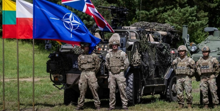 военнослужащие блока НАТО