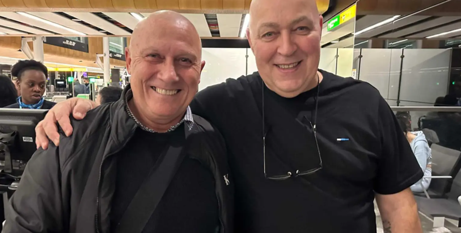 Встретил двойника, идентичная внешность, похожие люди, курьезы на борту самолета, Великобритания, Таиланд, фото