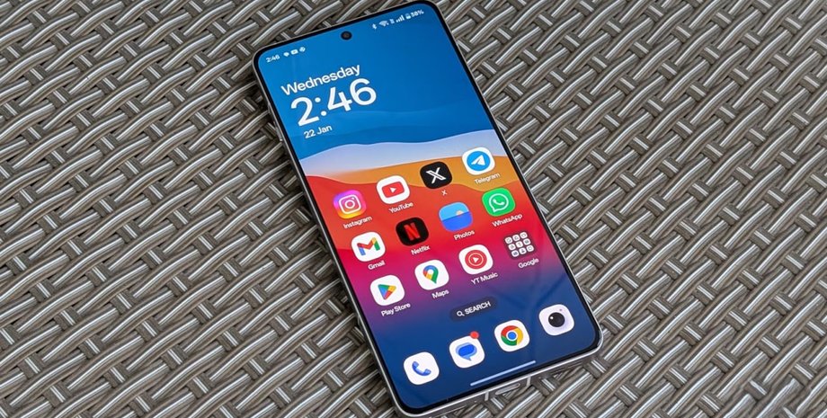 Телефон OnePlus 13