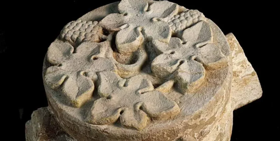 раскопки, история, историческое значение, средневековье, монастырь, камень, замок, стиль, исследования, поселение, церковь, мрамор, находка, археологи, археология