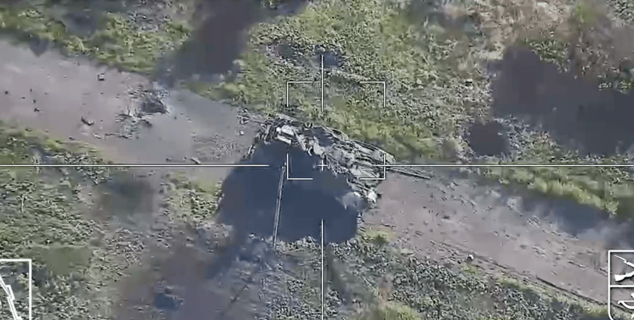 окупанти знищили свій танк