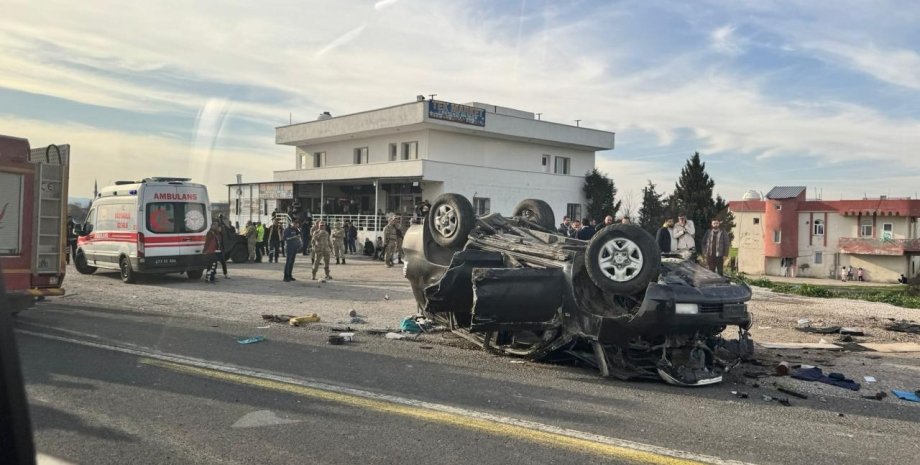 аварія з кортежем президента Туреччини, ДТП із смертельними наслідками, загибель поліцейського внаслідок ДТП