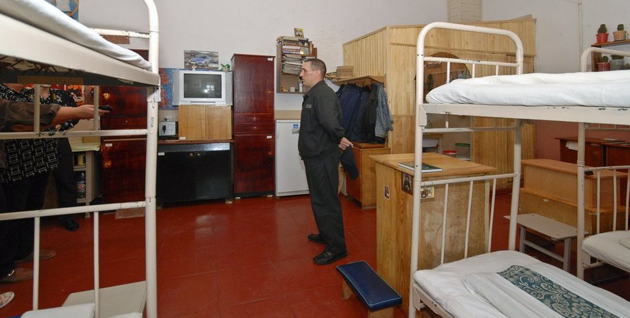 Засуджені в колонії