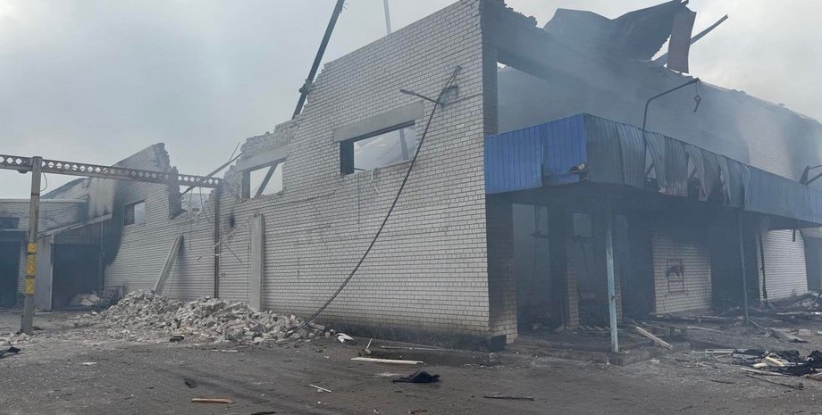 Udostępnij: Magazyn „Star Brands” w Pawłogradzie został zaatakowany przez „Szach...