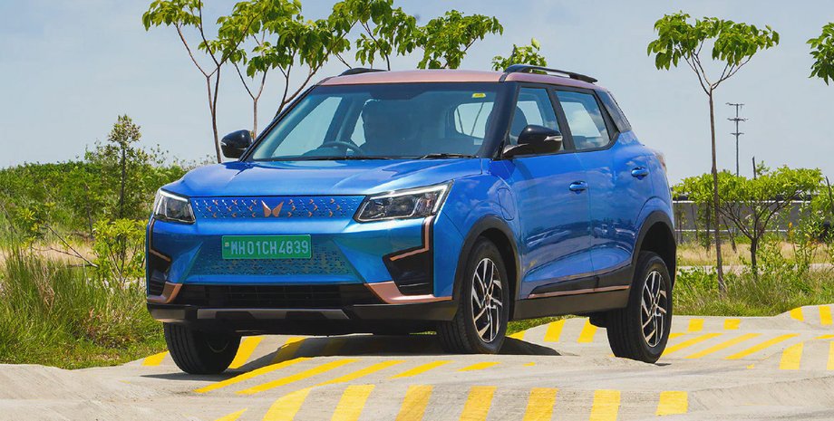 Mahindra XUV400, новая Mahindra XUV400, электромобиль Mahindra, SsangYong Tivoli, индийский электромобиль