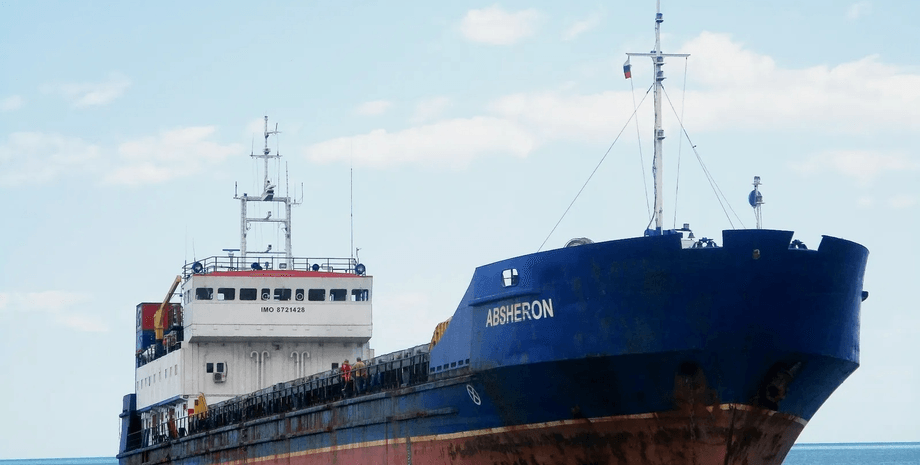 иранское судно Caspian Shiva в море