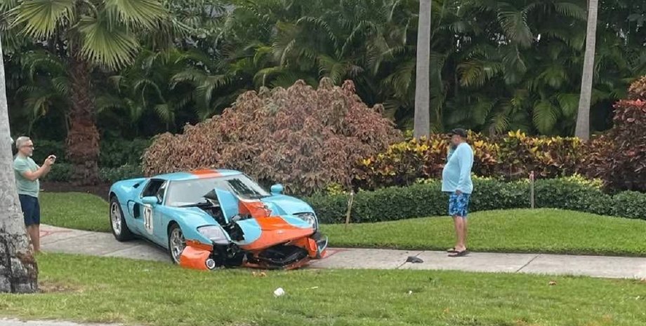 Ford GT 2006, Ford GT, Ford GT Heritage Edition, суперкар Ford GT, розбитий суперкар, ДТП із суперкаром