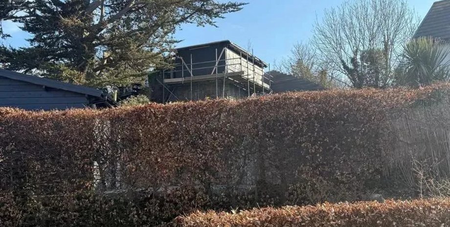 Чоловік має знести будинок для відпочинку, який був зведений без дозволу