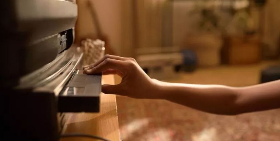 Батьки знімали свою дочку на відео і забулися припинити запис, курйози, цікаві історії, смішні випадки з життя