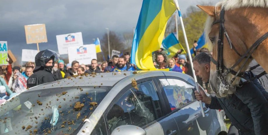 проукраинская акция, пророссийская акция, конский навоз, ганновер, германия, россияне в германии