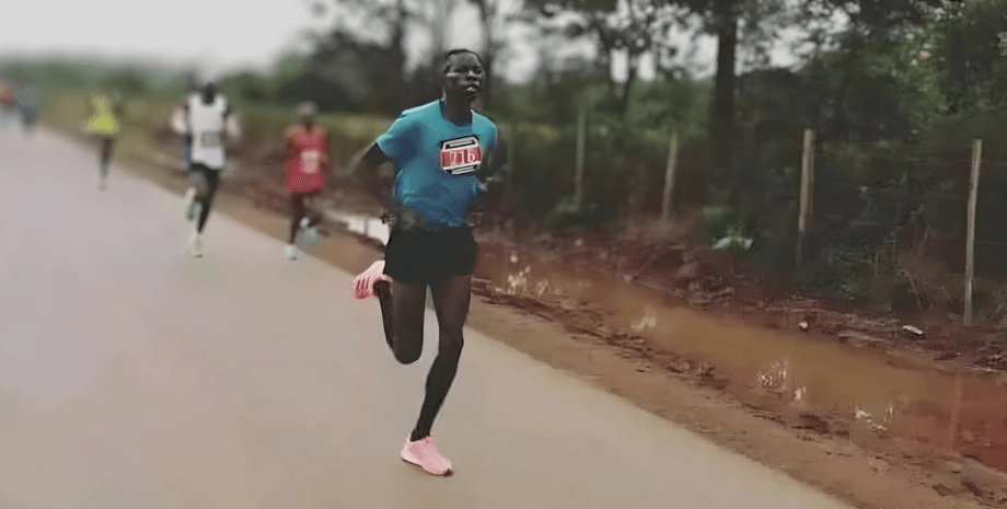 Эванс Кибет посвятил свою жизнь бегу и ехал в Россию на соревнования