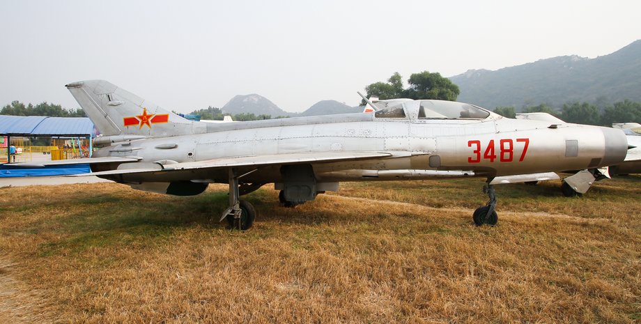 китайская авиабаза