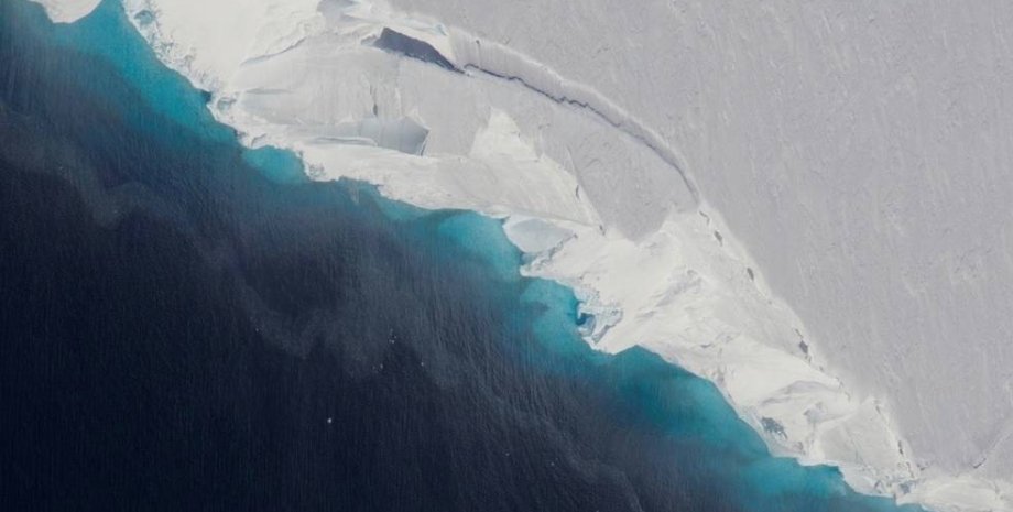 Ледник Туэйтса. NASA/OIB/Jeremy Harbeck