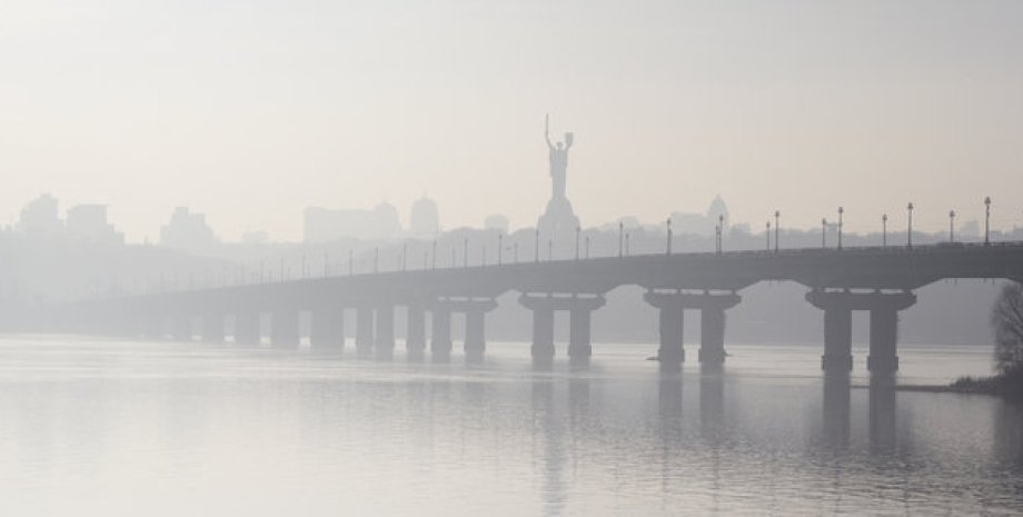 Смог у Києві, горять торфовища, киян просять закрити вікна, забруднення повітря, якість повітря у Києві, забруднення