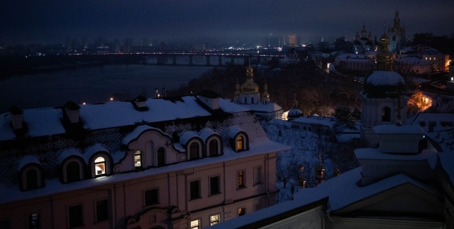 блэкаут Киев, темнота, отключения света, нет света, Киев темнота, темная улица, улица без света, город без света
