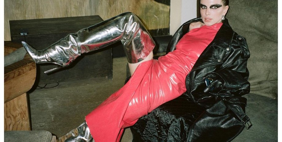 Джулия Фокс, образы Джулии Фокс, Джулия Фокс и Канье Вест, Джулия Фокс рассталась с Канье Вестом, корсетное платье