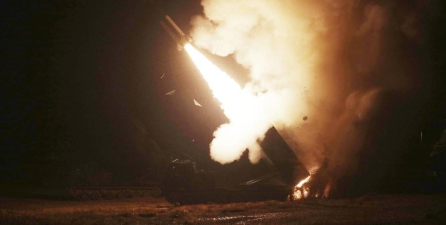 запуск ракети запуск ракети, ракета, залп, ракетний удар, снаряд, ракетний обстріл