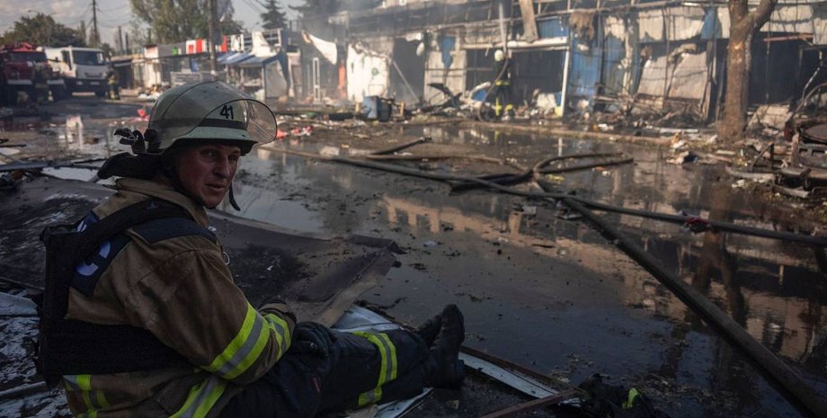 Наслідки обстрілу ринку в Костянтинівці