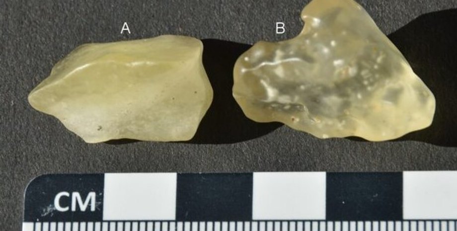 желтое стекло, ливийское желтое стекло