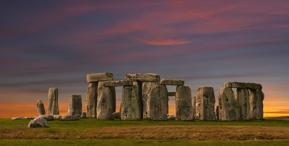 Стоунгендж, каміння, небо, поле, фото