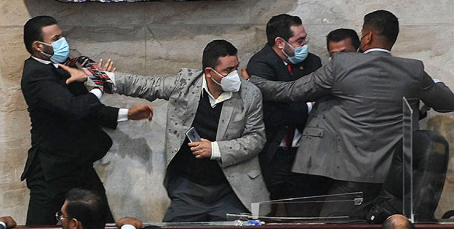 Драка в парламенте Гондураса, Гондурас, драка в парламенте