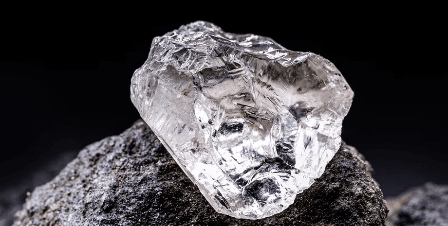 Алмаз, дорогоцінний камінь, фермер знайшов алмаз, алмазна шахта, алмазний рудник, алмаз виставили на аукціон, ювелірний виріб