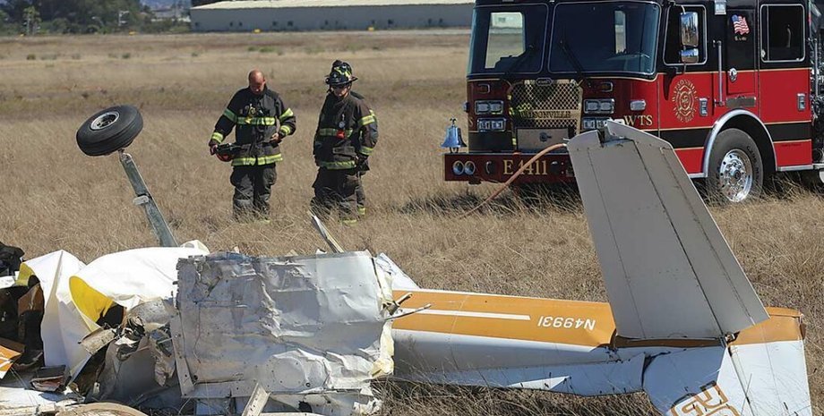 Место крушения самолетов., разбился самолет,