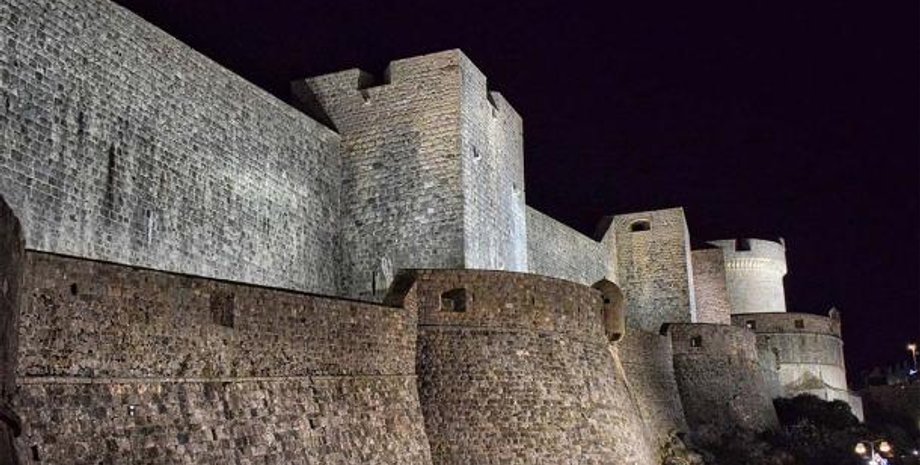 Дубровник, Адриатическое побережье, городские стены, стойкость, осады, укрепление, Хорватия, культурный центр, экономический центр, торговый центр, военно-морское могущество, архитектура, история, стена