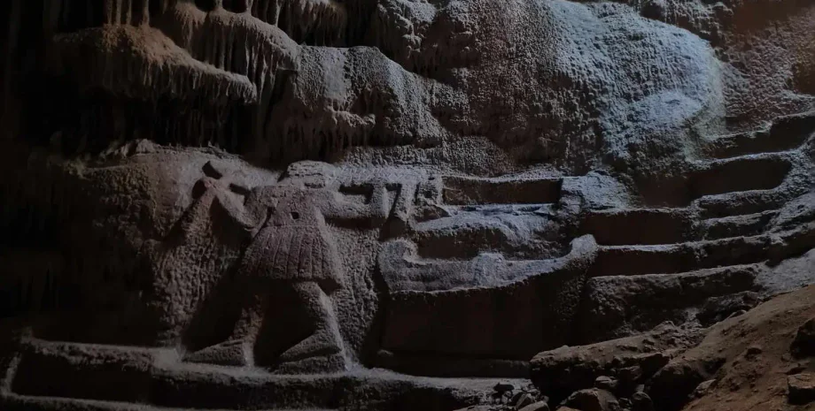 пещера, Вари, Греция, резьба, нимфы, Пан, святилище, история, археологи, археология, храм, римляне, находка