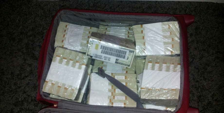 Деньги, изъятые у организатора ОПГ / Фото: facebook.com/LlutsenkoYuri