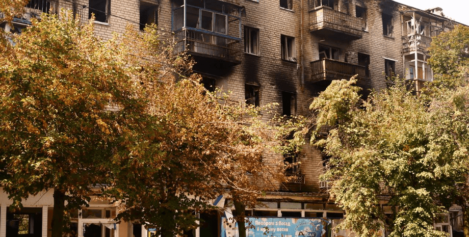 Разрушенные дома в Изюме, эвакуация населения, эвакуация из Изюма, эвакуация на зиму, разрушения инфраструктуры