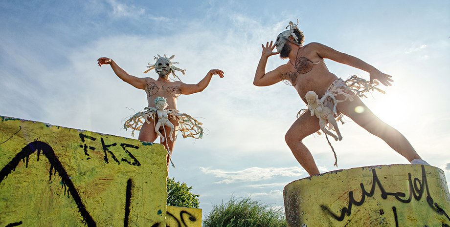 Фото: Владимир Чеппель, Наталья Чиж. Костюмы: Ксения Платанова, Ксения Борчевская