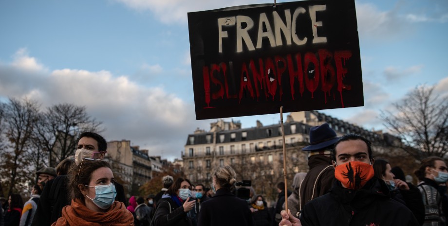 франція, ісламофобія, протести