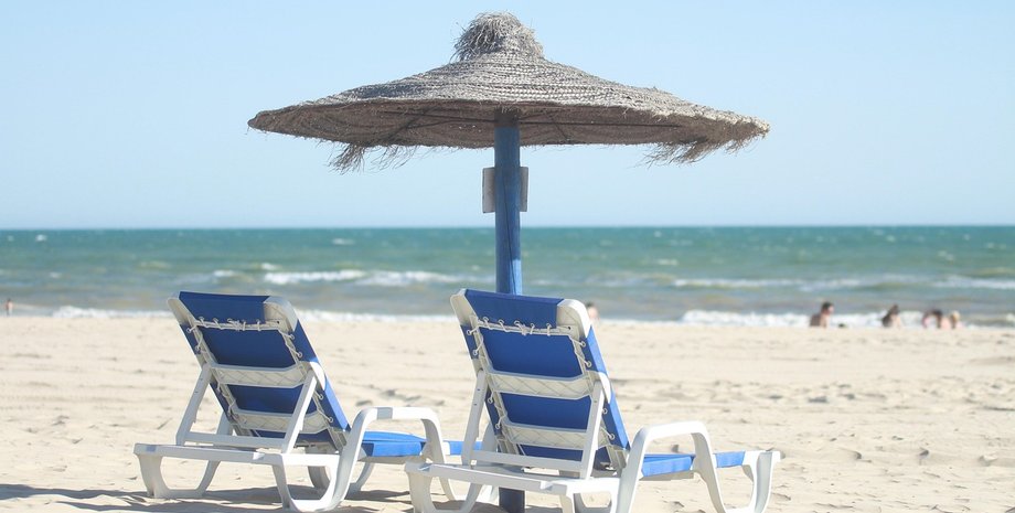 Избили россиянина, россиянин в Турции, недоволен ценой, россиянин шезлонг, в Турции избили россиянина