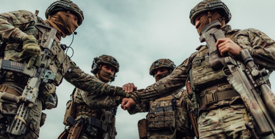 Украинские военнослужащие Украинские военнослужащие