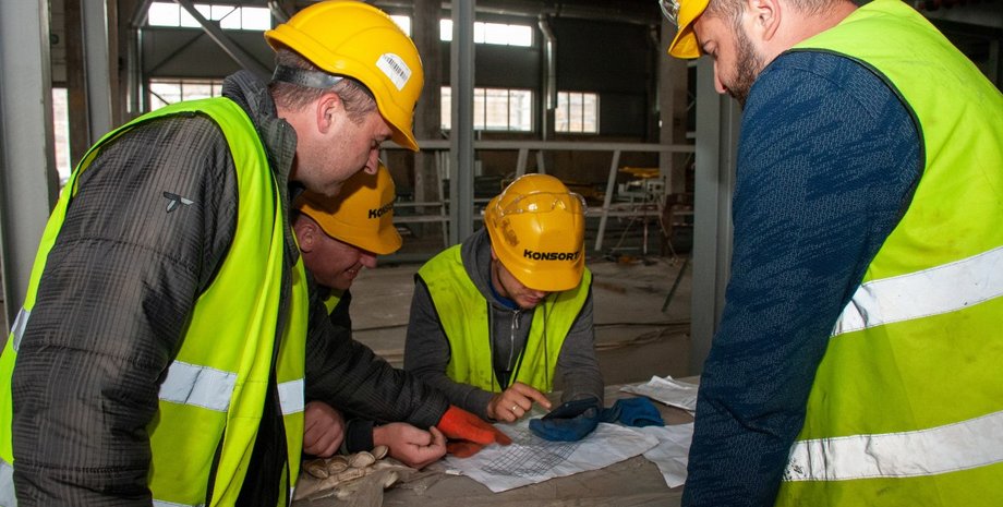 работники, критическое предприятие