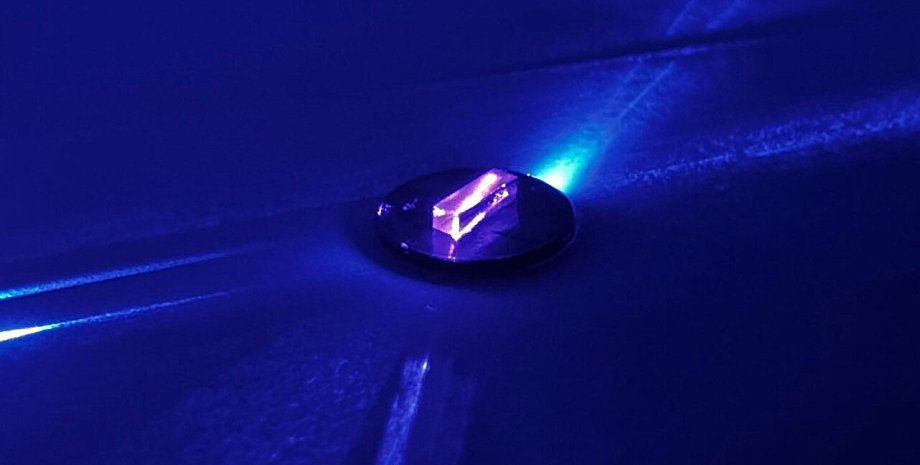 кристалл лазер