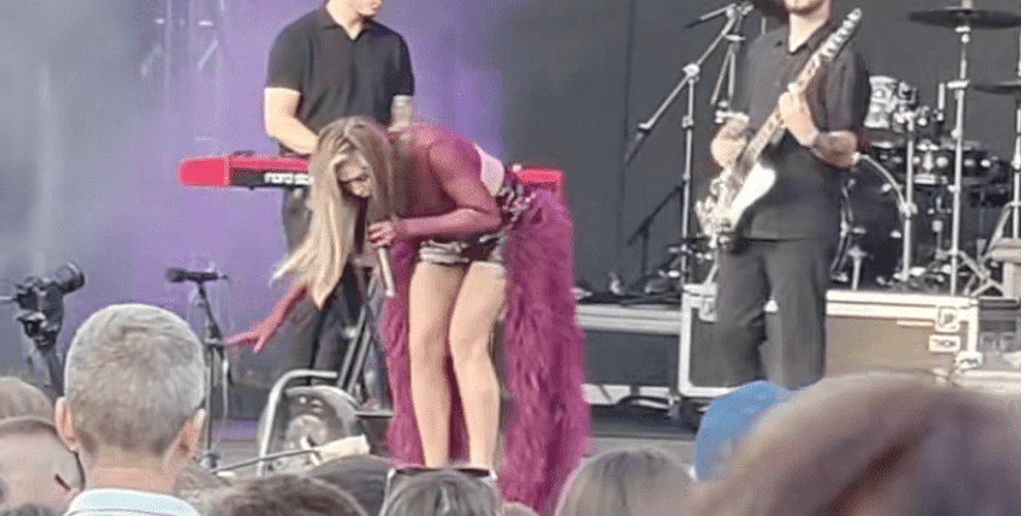 Вера Брежнева едва не упала со сцены, брежнева упала на концерте, концерт брежневой в кишиневе