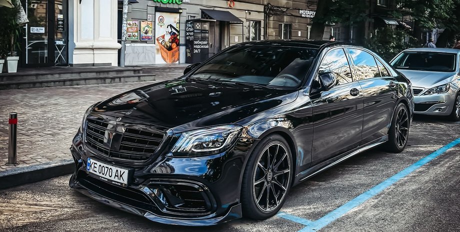 Brabus 700