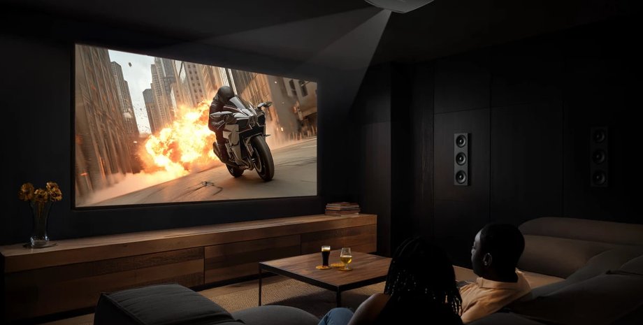 Лазерний проектор Epson Pro Cinema LS9000