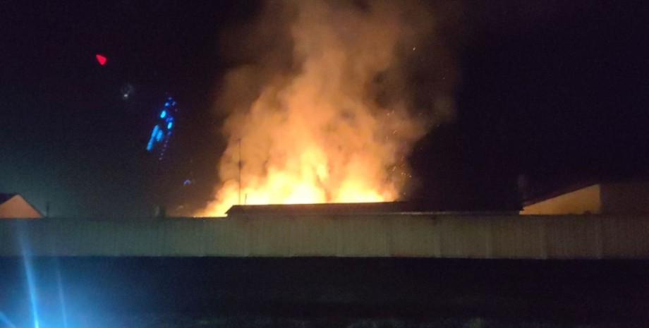 Горит воинская часть в России горит воинская часть, воинская часть пожар, пожар Россия, пожар Краснодарский край, пожар Курганинск, пожар Курганинск