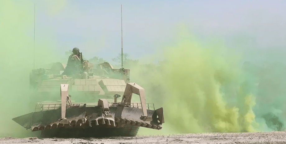 Інженерна машина M1150 Assault Breacher