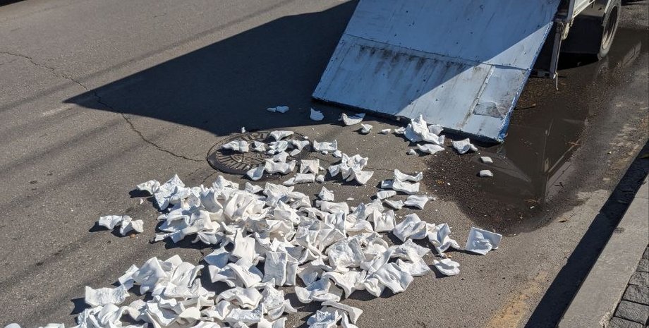 Необычная авария в России, ДТП, авария, гипсовые слепки, половые органы, грузовик, хрупкий груз, необычный груз