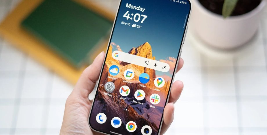 Смартфон OnePlus Смартфон OnePlus у руці