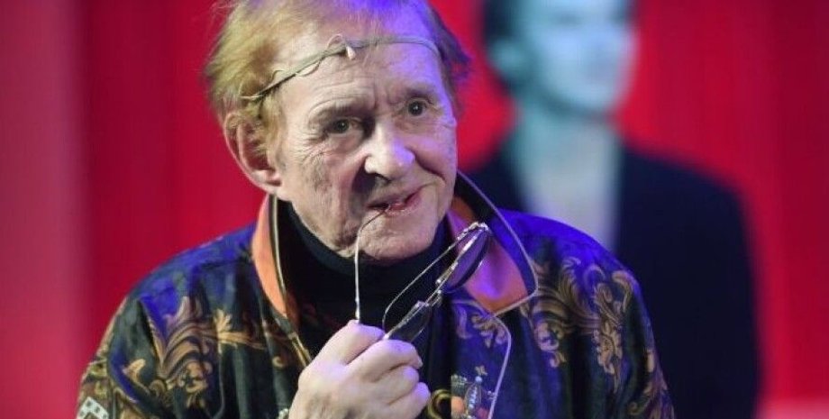 Роман Виктюк