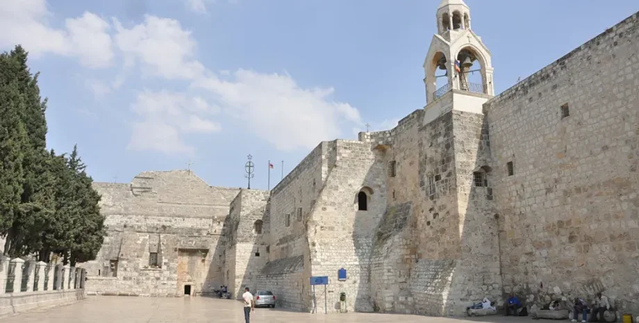 место рождения Иисуса, Вифлеем, историческая достоверность Библии, Новый Завет, Евангелия от Матфея и Луки, царь Ирод, церковь Рождества Христова, библейские предания, античные источники, Иисус как историческое лицо