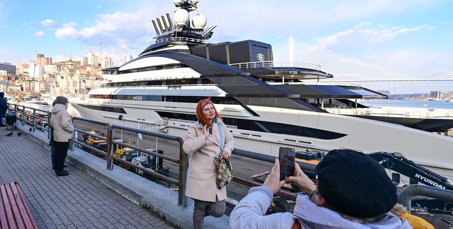 яхта мордашова, яхта Nord, яхта норд, алексей мордашов, российский олигарх, владивосток, зеваки